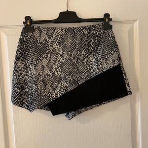 Topshop Black and White Snake Skin Skort